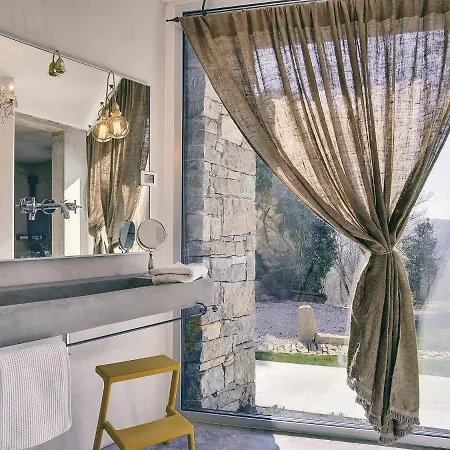 Magnificent With High-end Kitchen & Pool Villa Grožnjan
