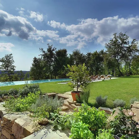 Magnificent With High-end Kitchen & Pool *